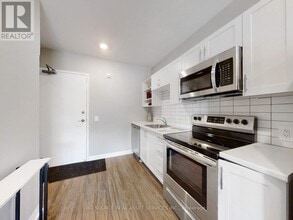 Building Photo - 233 Dunlop St W