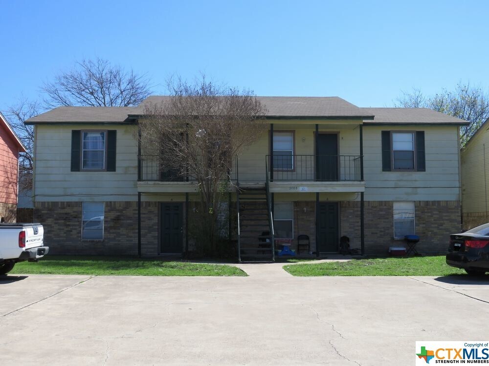 Foto principal - 2008 Cedarhill Dr