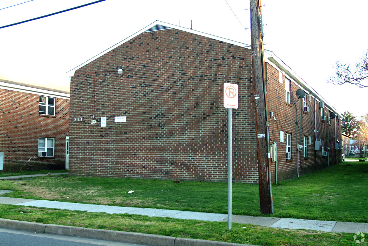 Building Photo - Tibbitts Apts