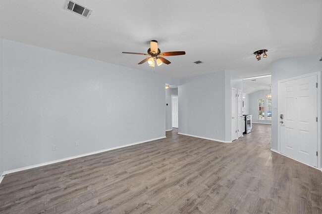 Building Photo - 17505 Bishopsgate Dr