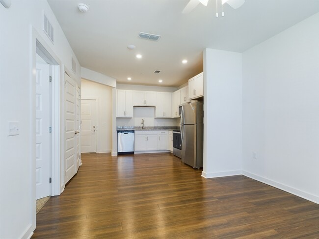 Kitchen - Aurora St. Leon Apartments