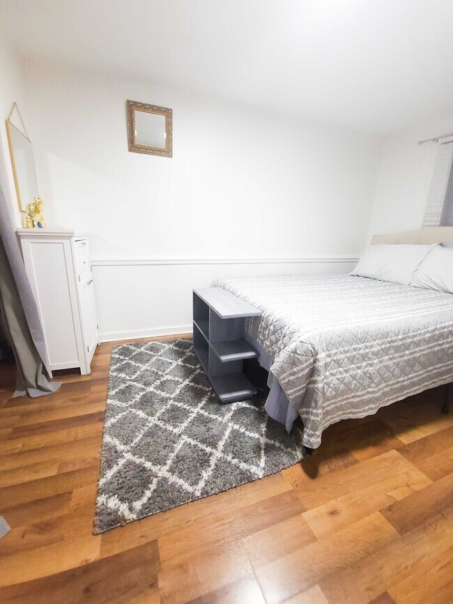 Foto del edificio - 2359 Iroquois Trl