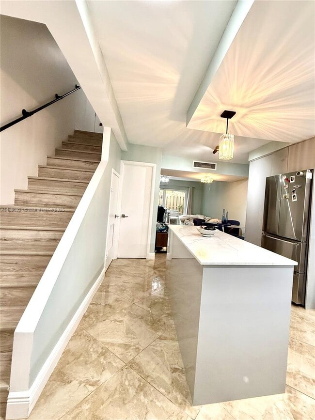 Building Photo - 809 W Oakland Park Blvd