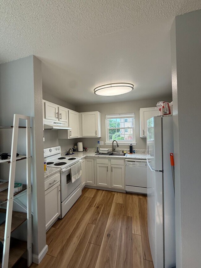 Foto del edificio - Spacious 2bd/2ba Condo- Lakewood CO, Available 7/10/26!