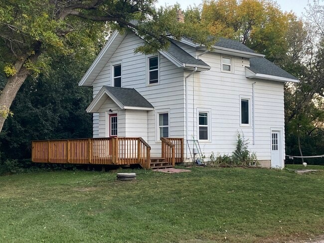 Building Photo - 410 19th Ave N