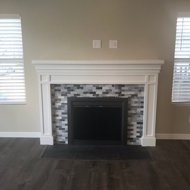 Living Room - Wood Burning Fireplace - 3609 S K St