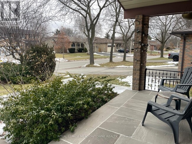 Building Photo - 468 Gowland CR