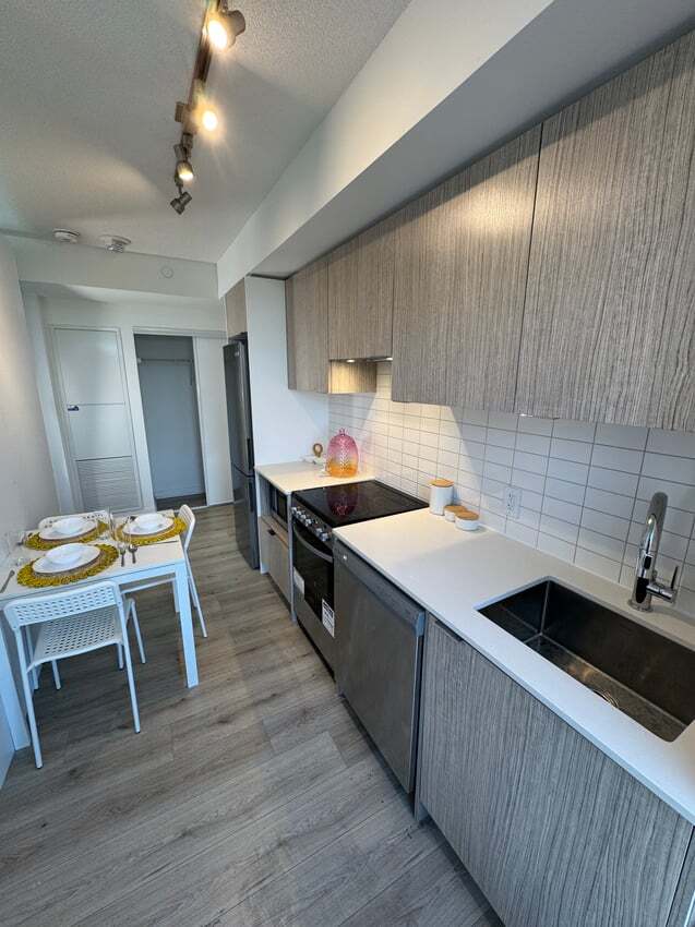 Photo du bâtiment - Premium Deluxe - Bloor St East & Sherbourne St