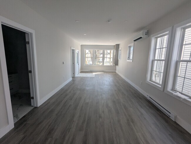 Photo du bâtiment - TWO BEDROOM APARTMENT AVAILABLE IN HALIFAX NORTH-END HOUSE