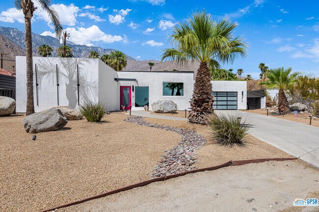 Building Photo - 2719 N Junipero Ave