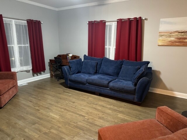 Living Room with work station - 228 Doane St SW