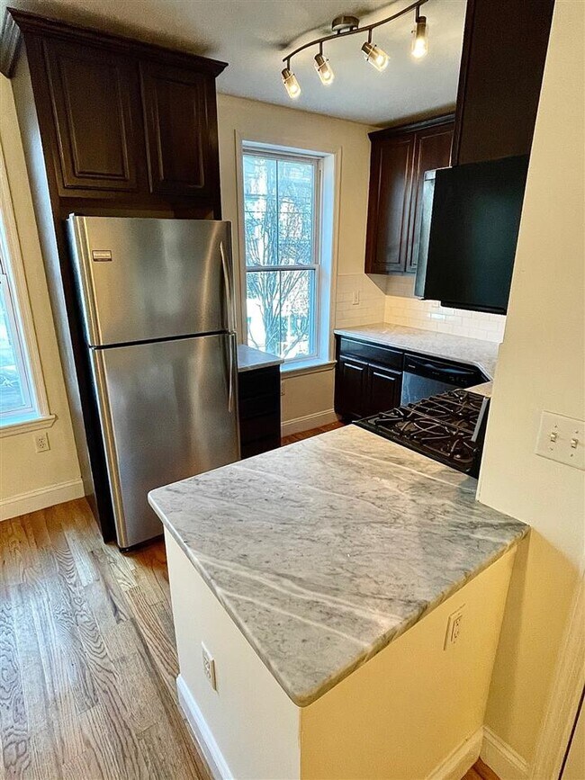 Foto del edificio - 325 1st St