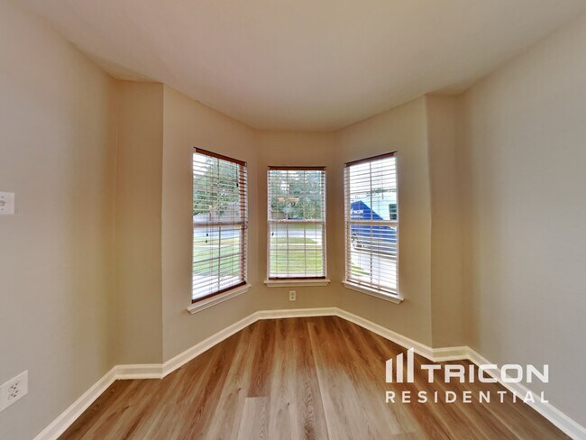 Foto del edificio - 19923 Timber Forest Dr