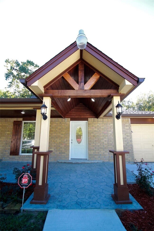 Building Photo - 4523 Donalbain Dr