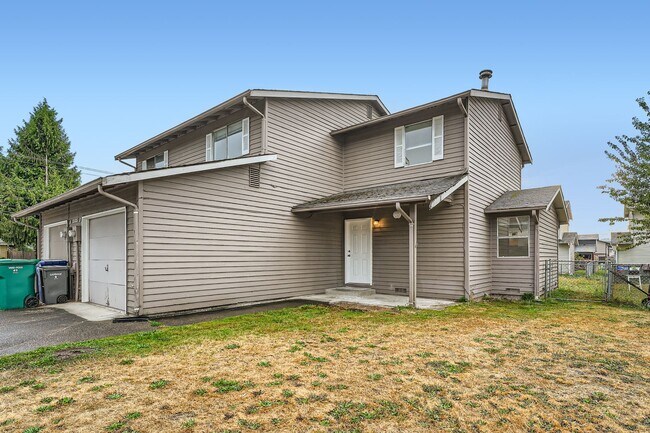 Building Photo - 2025 C St SE