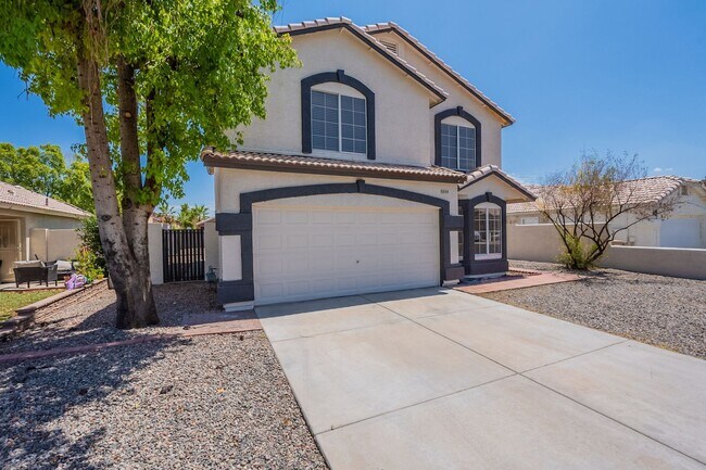 Building Photo - Spacious 5-Bedroom Home with Loft in Prime...