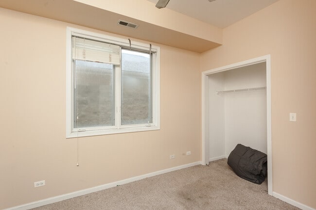 Foto del edificio - 1242 N Cleaver St