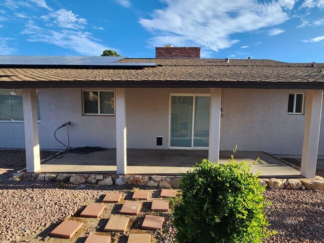 Building Photo - 830 W Stirrup Dr