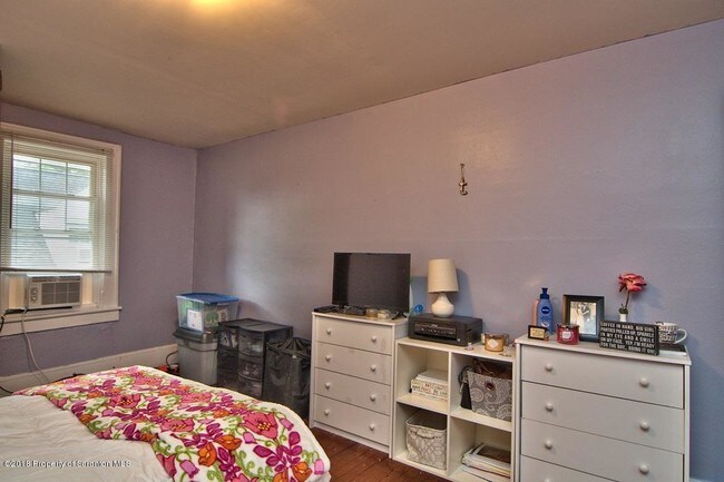 Foto del edificio - 2407 N Washington Ave