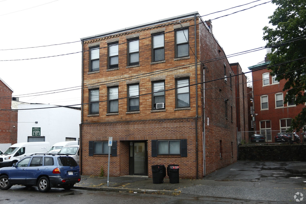 Winnisimmet Street Apartments in Chelsea, MA