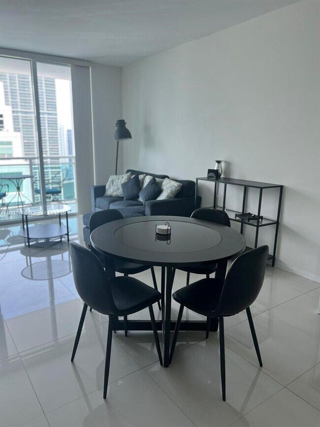 Foto del edificio - 950 Brickell Bay Dr