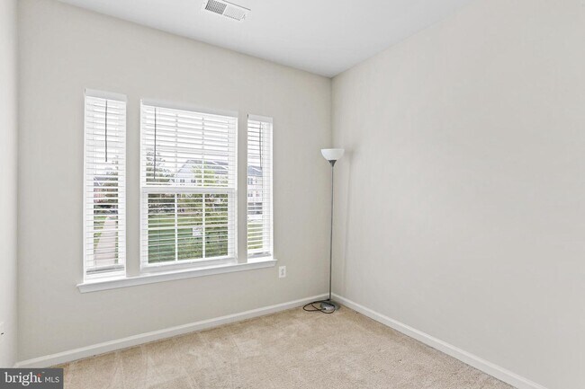 Building Photo - 11675 Emerald Green Dr