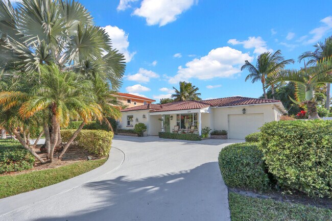 Foto del edificio - 324 Blossom Ln