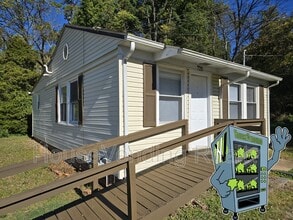 Building Photo - 720 Houston Ave