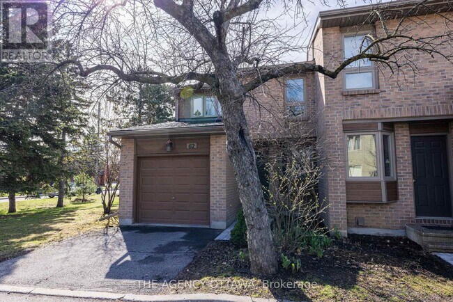 Photo du bâtiment - 710-710 Coronation Ave.