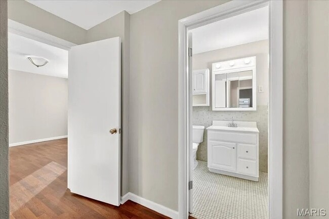 Building Photo - 2301 Hudson Dr