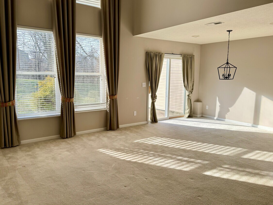 Living Room - 6549 Twin Lakes Dr (Mason, OH)