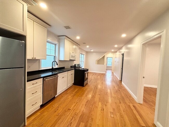 Photo - 156 Bow St Apartment