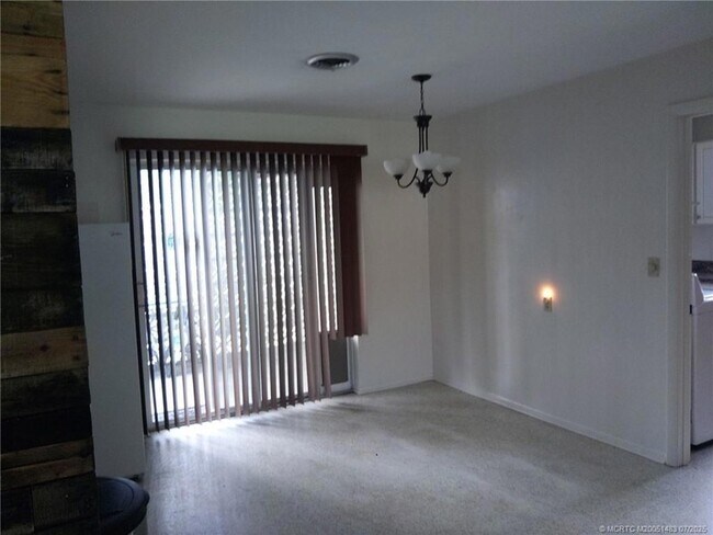 Foto del edificio - 1650 NE Media Ave