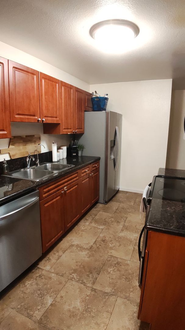 Building Photo - 2 Bedrooms 2 full bathrooms condo in San D...