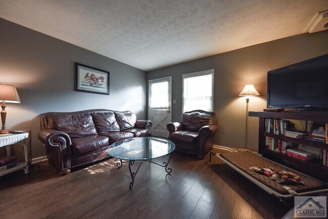 Foto del edificio - 113 Eaglewood Way