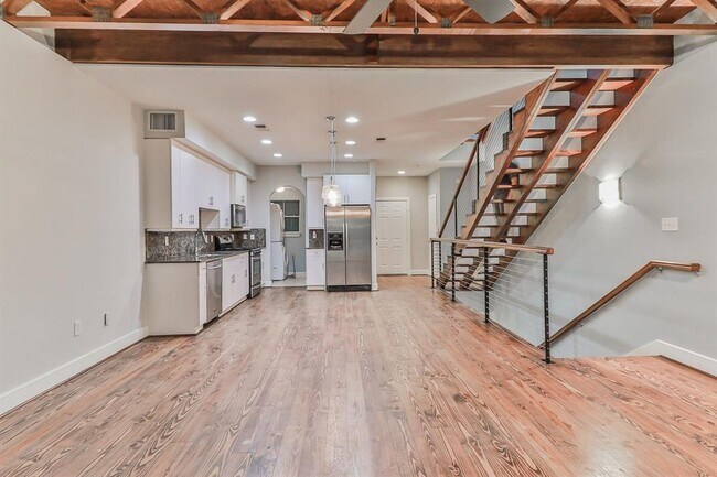 Foto del edificio - 3208 Jackson St