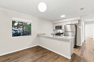 Building Photo - 1108 Hazelton St