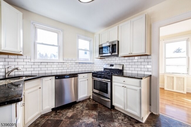 Foto del edificio - 11 Lewis St