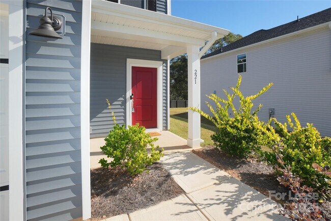 Foto del edificio - 221 Arden Dr