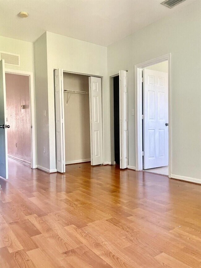 Foto del edificio - 521 Princess Dr