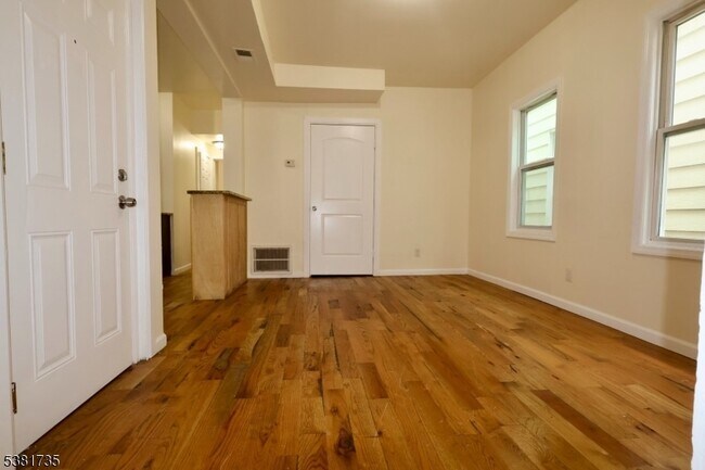 Foto del edificio - 112 Chadwick Ave
