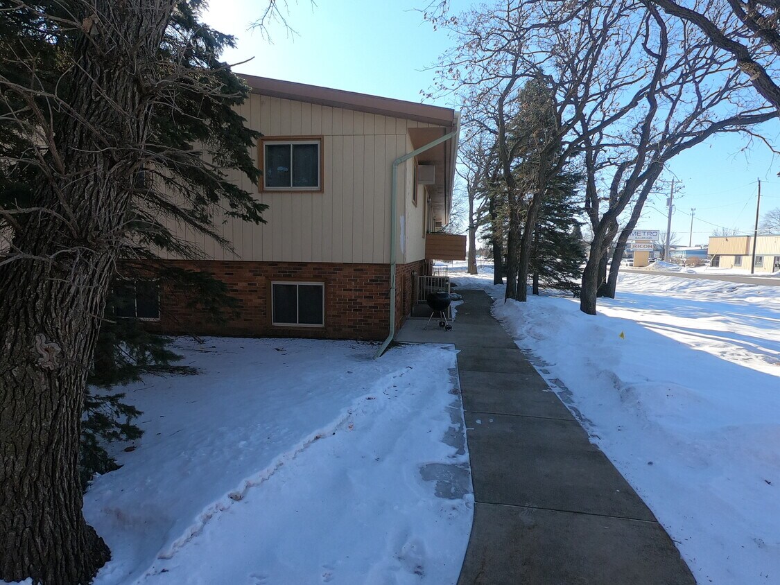 2900 Clearwater Rd Unit 1, St. Cloud, MN 56301 Apartments 2900