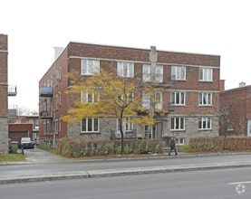Building Photo - 2645 Boul Pie-IX