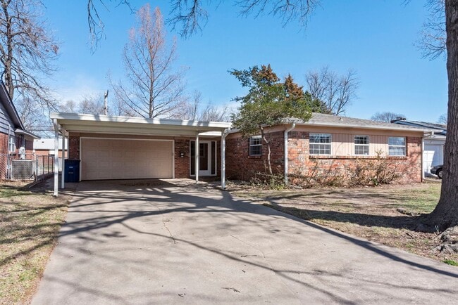 Foto del edificio - Do not miss out on this beautiful Brooksid...