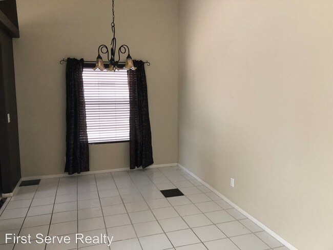 Building Photo - 6625 Rancho Santa Fe Dr