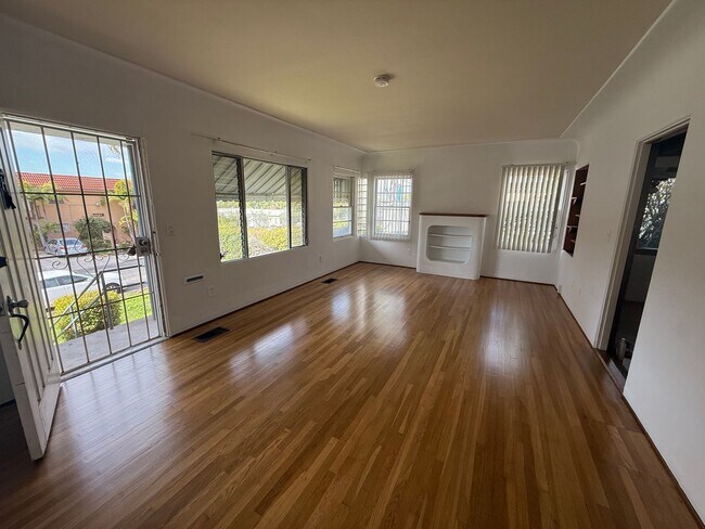 Foto del edificio - Spacious and Beautiful Home