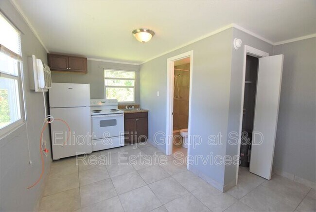Building Photo - 1321 Mann Rd