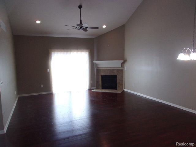 Foto del edificio - 3447 Grove Ln