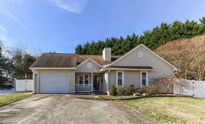 Foto principal - Recently Renovated!!Beautiful 3BR home.