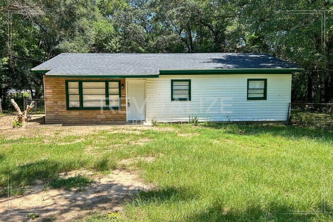 Foto del edificio - Fully Remodeled 3-Bed Home with Spacious Y...